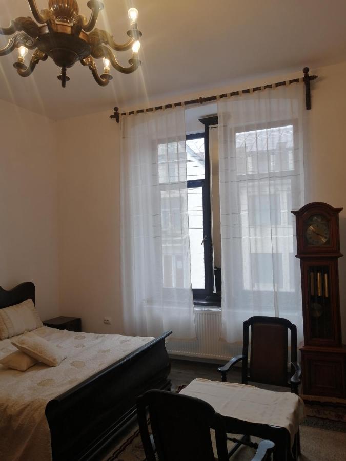 Отель Casa Continentelor Кымпулунг Экстерьер фото